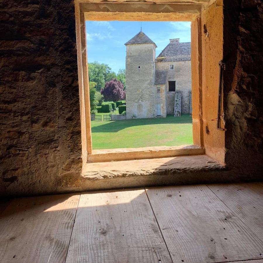 Chateau D'Ozenay Luaran gambar